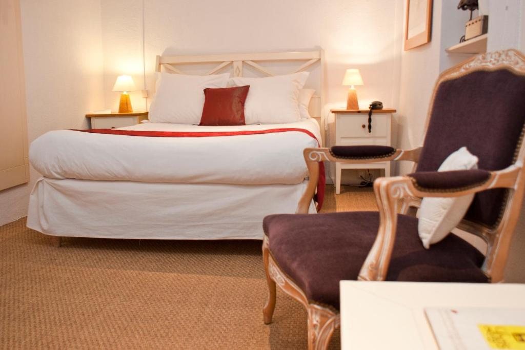 Logis Auberge Côté Jardin Lezignan-Corbieres Quarto foto